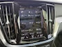 Volvo V60 2.0 T8 Recharge AWD R-Design | Trekhaak | Panoramadak | BLIS | Power seat | Harman/Kardon | 360° Camera | Stoel/stuur verwarming | Parkeersensoren V+A | Keyless entry/start |