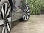 Volvo XC90 T8 AWD Recharge Ultra Dark | Vol! | Bowers & Wilkins | Luchtvering | Stoelventilatie | Trekhaak | 360 Camera | Head-Up Display | Stoelmassage | 455pk | Adaptieve Cruise Control | Stoelverwarming voor+achter | Stuurwielverwarming | Schuifdak | 21 Inch | Full LED  Meesturende koplampen | Pilot Assist | BLIS Dode Hoek Detectie | Alcantara hemelbekleding | Lederen handgrepen en zonnekleppen | Elektrische voorstoelen geheugen | Nappa Lederen bekleding | Zitting verlenging voorstoelen | Lederen Dashboard | Google Infotainment | Keyless Drive | Parkeersensoren voor+achter | Privacy Glass | Elektrisch bedienbare achterklep | Geïntegreerde zongordijnen achterportieren | Geïntegreerd kinderzitje achterin | Verlichte instaplijsten | 7-Persoons | 4-Zone Climate Control | DAB Radio | Apple Carplay/Android Auto | Alarm Klasse III | Draadloos telefoon opladen | Volvo On Call met mobiele App functie | Denim Blue Metallic |