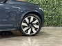 Volvo XC90 T8 AWD Recharge Ultra Dark | Vol! | Bowers & Wilkins | Luchtvering | Stoelventilatie | Trekhaak | 360 Camera | Head-Up Display | Stoelmassage | 455pk | Adaptieve Cruise Control | Stoelverwarming voor+achter | Stuurwielverwarming | Schuifdak | 21 Inch | Full LED  Meesturende koplampen | Pilot Assist | BLIS Dode Hoek Detectie | Alcantara hemelbekleding | Lederen handgrepen en zonnekleppen | Elektrische voorstoelen geheugen | Nappa Lederen bekleding | Zitting verlenging voorstoelen | Lederen Dashboard | Google Infotainment | Keyless Drive | Parkeersensoren voor+achter | Privacy Glass | Elektrisch bedienbare achterklep | Geïntegreerde zongordijnen achterportieren | Geïntegreerd kinderzitje achterin | Verlichte instaplijsten | 7-Persoons | 4-Zone Climate Control | DAB Radio | Apple Carplay/Android Auto | Alarm Klasse III | Draadloos telefoon opladen | Volvo On Call met mobiele App functie | Denim Blue Metallic |