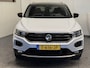Volkswagen T-Roc 1.5 TSI SPORT VIRTUAL COCKPIT NAVIGATIE ADAPTIVE CRUISE CONTROL CLIMATE CONTROL STOELVERWARMING RIJSTROOKSENSOREN DODEHOEKSENSOREN ACHTERUITRIJCAMERA AFN. TREKHAAK