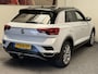 Volkswagen T-Roc 1.5 TSI SPORT VIRTUAL COCKPIT NAVIGATIE ADAPTIVE CRUISE CONTROL CLIMATE CONTROL STOELVERWARMING RIJSTROOKSENSOREN DODEHOEKSENSOREN ACHTERUITRIJCAMERA AFN. TREKHAAK