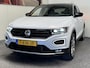 Volkswagen T-Roc 1.5 TSI SPORT VIRTUAL COCKPIT NAVIGATIE ADAPTIVE CRUISE CONTROL CLIMATE CONTROL STOELVERWARMING RIJSTROOKSENSOREN DODEHOEKSENSOREN ACHTERUITRIJCAMERA AFN. TREKHAAK
