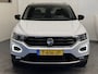Volkswagen T-Roc 1.5 TSI SPORT VIRTUAL COCKPIT NAVIGATIE ADAPTIVE CRUISE CONTROL CLIMATE CONTROL STOELVERWARMING RIJSTROOKSENSOREN DODEHOEKSENSOREN ACHTERUITRIJCAMERA AFN. TREKHAAK