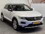Volkswagen T-Roc 1.5 TSI SPORT VIRTUAL COCKPIT NAVIGATIE ADAPTIVE CRUISE CONTROL CLIMATE CONTROL STOELVERWARMING RIJSTROOKSENSOREN DODEHOEKSENSOREN ACHTERUITRIJCAMERA AFN. TREKHAAK