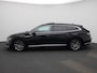 Volkswagen Arteon Shooting Brake 1.4 TSI eHybrid R-Line Business+ 218 PK| Panoramadak | Elektrische Achterklep | Navigatie Pro | Sfeerverlichting | Achteruitrijcamera | Stoelverwarming Voor & Achter