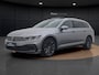 Volkswagen Passat Variant 1.4 TSI GTE Business | Pano dak | Trekhaak | 360 Camera | Stoelverwarming | Navigatie | 18" |