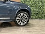 Volvo XC90 T8 AWD Recharge Plus Bright Trekhaak | 360° Camera | Harman Kardon | All Season banden | 455pk | Adaptieve Cruise Control | Standkachel met Volvo On Call App |  Stoelverwarming voor+achter | Stuurwielverwarming | Pilot Assist | BLIS Dode Hoek Detectie | Elektrische voorstoelen geheugen | Lederen bekleding | Zitting verlenging voorstoelen | Lederen dashboard | 20 Inch | Keyless Drive | Parkeersensoren voor+achter | Privacy Glass | Elektrisch bedienbare achterklep | 7-Persoons | 4-Zone Climate Control | Geïntegreerde zongordijnen achterportieren | Verlichte instaplijsten | Draadloos telefoon opladen | DAB Radio | Apple Carplay/Android Auto | Volvo On Call met mobiele App functie | Denim Blue Metallic |