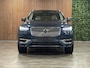 Volvo XC90 T8 AWD Recharge Plus Bright Trekhaak | 360° Camera | Harman Kardon | All Season banden | 455pk | Adaptieve Cruise Control | Standkachel met Volvo On Call App |  Stoelverwarming voor+achter | Stuurwielverwarming | Pilot Assist | BLIS Dode Hoek Detectie | Elektrische voorstoelen geheugen | Lederen bekleding | Zitting verlenging voorstoelen | Lederen dashboard | 20 Inch | Keyless Drive | Parkeersensoren voor+achter | Privacy Glass | Elektrisch bedienbare achterklep | 7-Persoons | 4-Zone Climate Control | Geïntegreerde zongordijnen achterportieren | Verlichte instaplijsten | Draadloos telefoon opladen | DAB Radio | Apple Carplay/Android Auto | Volvo On Call met mobiele App functie | Denim Blue Metallic |