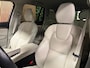 Volvo XC90 T8 AWD Recharge Plus Bright Trekhaak | 360° Camera | Harman Kardon | All Season banden | 455pk | Adaptieve Cruise Control | Standkachel met Volvo On Call App |  Stoelverwarming voor+achter | Stuurwielverwarming | Pilot Assist | BLIS Dode Hoek Detectie | Elektrische voorstoelen geheugen | Lederen bekleding | Zitting verlenging voorstoelen | Lederen dashboard | 20 Inch | Keyless Drive | Parkeersensoren voor+achter | Privacy Glass | Elektrisch bedienbare achterklep | 7-Persoons | 4-Zone Climate Control | Geïntegreerde zongordijnen achterportieren | Verlichte instaplijsten | Draadloos telefoon opladen | DAB Radio | Apple Carplay/Android Auto | Volvo On Call met mobiele App functie | Denim Blue Metallic |