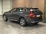 Volvo XC60 T6 AWD Recharge Long Range | Trekhaak | All Season banden | Adaptieve Cruise Control | Schuifdak | Standkachel met Volvo On Call App | Parkeercamera | Full LED meesturende koplampen | Pilot Assist | BLIS Dode Hoek Detectie | Google Infotainment | Keyless Drive | Parkeersensoren voor+achter | Elektrisch bedienbare achterklep | Automatisch dimmende binnen en buitenspiegels | Climate Control L+R | DAB Radio | Apple Carplay/Android Auto | Draadloos telefoon opladen | Volvo On Call met mobiele App functie | Platinum Grey Metallic |