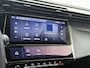 Peugeot 408 Allure Hybrid 145pk Automaat | Navigatie | Achteruitrijcamera | Adaptieve Cruise Control | Climate Control | Parkeersensoren | Keyless | Draadloze Apple Carplay / Android Auto + telefoonlader | DAB+ radio | Bluetooth | Armsteun | Led koplampen | Digitaal instrumentenpaneel | Donker getint glas | 19" lichtmetalen velgen |
