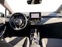 Toyota Corolla Touring Sports 1.8 Hybrid Dynamic DEALER ONDERHOUDEN | 18 INCH LICHTMETAAL | CLIMATE CONTROL | STOELVERWARMING | DRAADLOOS LADER | RESTERENDE FABRIEKSGARANTIE!
