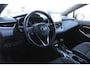 Toyota Corolla Touring Sports 1.8 Hybrid Dynamic Bi-Tone | Rijklaar | HUD | Trekhaak | Stoel/Stuur-verw. | Camera | Apple/Android | Clima | Adap. Cruise