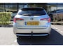 Toyota Corolla Touring Sports 1.8 Hybrid Dynamic Bi-Tone | Rijklaar | HUD | Trekhaak | Stoel/Stuur-verw. | Camera | Apple/Android | Clima | Adap. Cruise
