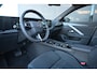 Opel Astra Sports Tourer 1.2 Hybrid 145pk Ultimate Automaat | 18" Lichtmetalen velgen bi-colour met grijze accenten, Pentagon | Afneembare af-fabriek trekhaak | Black pack voor het exterieur | Voorraadvoordeel !