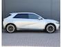 Hyundai Ioniq 5 Lounge 73kWh / Eerste Eigenaar / Dealer Onderhouden / Trekhaak / 1600KG Trekgewicht /  Elektrische Stoelen met Geheugen / 360º Camera / Stoel Verwarming+Verkoeling / Stuur Verwarming / Head-Up Display / 20'' LM Velgen /
