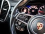 Porsche Cayenne 3.0 V6 340PK Pano Stoelkoeling Bose ACC Sport Chrono Led Matrix 360 Camera Softclose Luchtvering Trekhaak