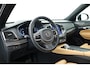 Volvo XC90 2.0 T8 Recharge AWD Ultimate Bright | Rijklaar! | 96.9% SOH | Pano | Elek. Trekhaak | 360*+PDC | | HUD | Stoelventilatie | Harman Kardon | Memory+Leder | Stoel- Stuurverw. V