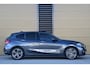 BMW 1-Serie 118i Executive Edition * Privacy Glass * Sportstoelen * Sportstuur * DAB * Live cockpit *