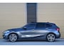 BMW 1-Serie 118i Executive Edition * Privacy Glass * Sportstoelen * Sportstuur * DAB * Live cockpit *