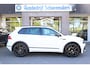 Volkswagen Tiguan 2.0 TSI 4Motion Highline R-LINE TREKHAAK ELEC.UITKLAPBAAR  PANO STOELVERW. ADAPTIVE-CRUISE CARPLAY NAVI CLIMA ELEC-KLEP 2XPDC 21''LMV NETTE AUTO!