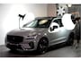 Volvo XC60 2.0 T6 AWD 293kW/399pk Aut8 MJ2026 Plug-in Ultra Black Edition LUCHTVERING + BOWERS&WILKINS + PANORAMADAK + BLIS + HEAD-UP + PILOT ASSIST + V&A STOEL-&STUURVERWARMING + ADAPT.CRUISE + GOOGLE DASH&SERVICES + STOELMASSAGE + 360 CAMERA + 21" LM-VELGEN!
