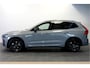 Volvo XC60 2.0 T6 AWD 293kW/399pk Aut8 MJ2026 Plug-in Ultra Black Edition LUCHTVERING + BOWERS&WILKINS + PANORAMADAK + BLIS + HEAD-UP + PILOT ASSIST + V&A STOEL-&STUURVERWARMING + ADAPT.CRUISE + GOOGLE DASH&SERVICES + STOELMASSAGE + 360 CAMERA + 21" LM-VELGEN!