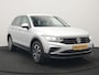 Volkswagen Tiguan 1.4 TSI eHybrid Active PHEV 245pk Dealer O.H. | Trekhaak Af Fabriek | Adaptive Cruise | Camera | Stoelen & Stuur Verwarmd | Apple Carplay | Navigatie | Virtual Cockpit | DAB | Plug In Hybrid |