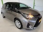 Toyota Yaris 1.3 VVT-I DYNAMIC / Automaat / Camera / Stoelverwarming / Bluetooth / Onderhoudsboekjes aanwezig.