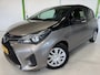 Toyota Yaris 1.3 VVT-I DYNAMIC / Automaat / Camera / Stoelverwarming / Bluetooth / Onderhoudsboekjes aanwezig.