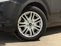 Ford Focus Wagon 2.0 Titanium PDC Automaat Stoelverwarming 17 Inch LM