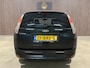 Ford Focus Wagon 2.0 Titanium PDC Automaat Stoelverwarming 17 Inch LM