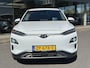 Hyundai Kona Electric EV Premium 64 kWh | SOH: 96,8% | Leder | LED | Camera | Blindspot | Lage km-stand! |