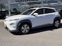 Hyundai Kona Electric EV Premium 64 kWh | SOH: 96,8% | Leder | LED | Camera | Blindspot | Lage km-stand! |