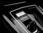 Volkswagen Golf 2.0 TSI GTI | 245 PK | Black Pack | Panorama-schuif-/kanteldak | Head-up display | Digital Display | Keyless | Diefstalalarm | Led- Mistlampen | Achteruitrijcamera | Adaptief Onderstelregel (Sport) | 19' Inch Estrolo Velgen (Zwart) |