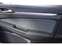 Volkswagen Golf 1.5 eTSI 150PK R-Line PANORAMADAK / HARMAN-KARDON / CAMERA / SFEERVERLICHTING / TREKHAAK / IQ-LIGHT