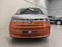 Volkswagen Multivan 1.4 eHybrid L2 Energetic 7p. PANO/HEAD-UP/TREKHAAK/CAMERA/SFEER/CARPLAY/IQ-LIGHT/KEYLESS/ACC/ADAPTIVE-ONDERSTEL/18"/PRIVACY/TWO-TONE ORANGE-SILVER/VOLLEDIG VW DEALER HISTORIE