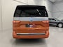 Volkswagen Multivan 1.4 eHybrid L2 Energetic 7p. PANO/HEAD-UP/TREKHAAK/CAMERA/SFEER/CARPLAY/IQ-LIGHT/KEYLESS/ACC/ADAPTIVE-ONDERSTEL/18"/PRIVACY/TWO-TONE ORANGE-SILVER/VOLLEDIG VW DEALER HISTORIE