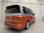 Volkswagen Multivan 1.4 eHybrid L2 Energetic 7p. PANO/HEAD-UP/TREKHAAK/CAMERA/SFEER/CARPLAY/IQ-LIGHT/KEYLESS/ACC/ADAPTIVE-ONDERSTEL/18"/PRIVACY/TWO-TONE ORANGE-SILVER/VOLLEDIG VW DEALER HISTORIE