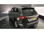 Volkswagen Tiguan R-Line 1.5 TSI 150pk DSG Automaat Trekhaak, Panoramadak, Adaptive cruise control, Achteruitrijcamera, Navigatie, Elektrische achterklep