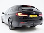 BMW 5-Serie Touring 530e M Sport Shadow Line | Panoramadak | Trekhaak | Keyless | Sportstuur | Sfeerlicht | Camera | LED | Carplay