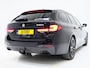 BMW 5-Serie Touring 530e M Sport Shadow Line | Panoramadak | Trekhaak | Keyless | Sportstuur | Sfeerlicht | Camera | LED | Carplay