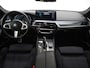 BMW 5-Serie Touring 530e M Sport Shadow Line | Panoramadak | Trekhaak | Keyless | Sportstuur | Sfeerlicht | Camera | LED | Carplay
