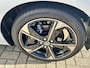 Toyota Yaris 1.5 Hybrid 130 Launch Edition HUD Parkeer en Dodehoek Sensoren Stoel Stuur Verwarming
