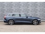 Volvo V60 2.0 T6 Plug-in Hybrid AWD Ultimate Bright | PHEV Long Range | Trekhaak | Head-up Display | Harman/Kardon Audio | Panorama dak | 360 Graden Camera | BLIS | Cruise Control Adaptief | Elektrische Achterklep | Keyless Entry | Apple Carplay | Android Auto