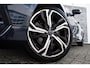 Volvo V60 2.0 T6 Plug-in Hybrid AWD Ultimate Bright | PHEV Long Range | Trekhaak | Head-up Display | Harman/Kardon Audio | Panorama dak | 360 Graden Camera | BLIS | Cruise Control Adaptief | Elektrische Achterklep | Keyless Entry | Apple Carplay | Android Auto