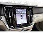 Volvo V60 2.0 T6 Plug-in Hybrid AWD Ultimate Bright | PHEV Long Range | Trekhaak | Head-up Display | Harman/Kardon Audio | Panorama dak | 360 Graden Camera | BLIS | Cruise Control Adaptief | Elektrische Achterklep | Keyless Entry | Apple Carplay | Android Auto