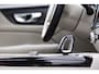 Volvo V60 2.0 T6 Plug-in Hybrid AWD Ultimate Bright | PHEV Long Range | Trekhaak | Head-up Display | Harman/Kardon Audio | Panorama dak | 360 Graden Camera | BLIS | Cruise Control Adaptief | Elektrische Achterklep | Keyless Entry | Apple Carplay | Android Auto