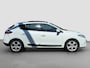 Renault Megane Trekhaak | Panoramadak | Parkeersensoren voor + Achter | Climate control | Full map navigatie | Bluetooth Carkit |