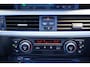 BMW 3-Serie Touring 318i Business Line | PANO | NAVI | STOELVERW. | TREKHAAK | AIRCO | CRUISE | PDC | LEDER | APK.
